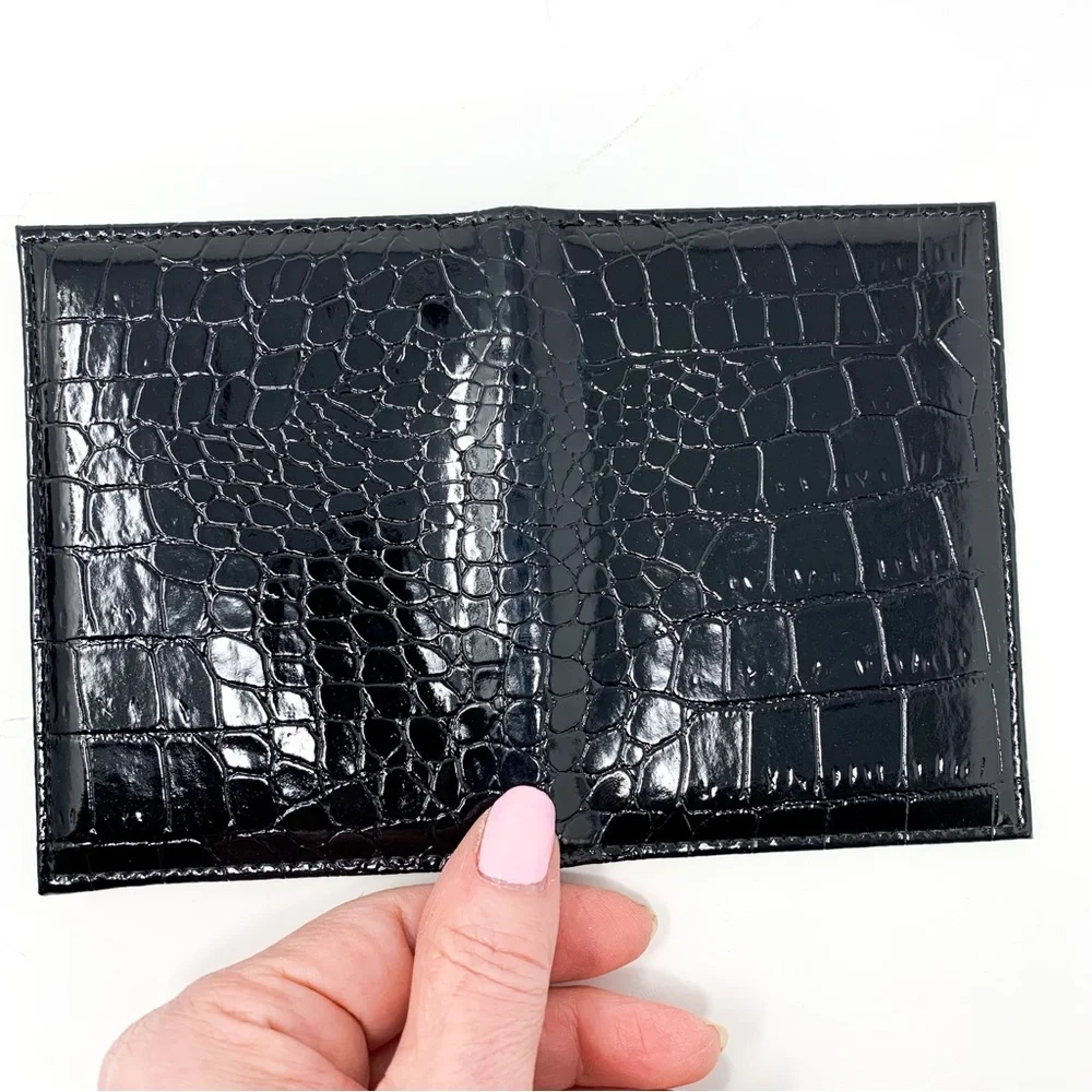 NEW Faux Leather CrocEmbossed CDC Vaccination Card Record Protector Holder Black